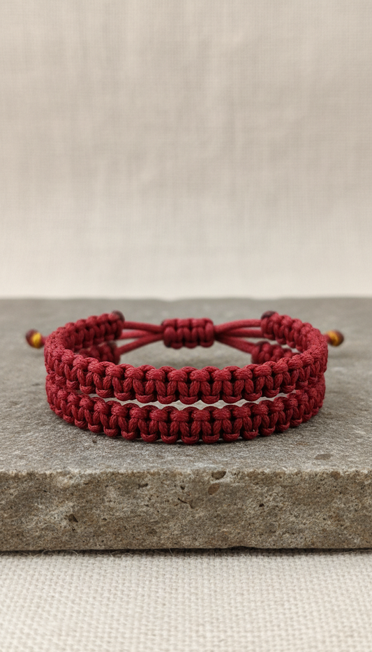Pulseira sete nós fio vermelho